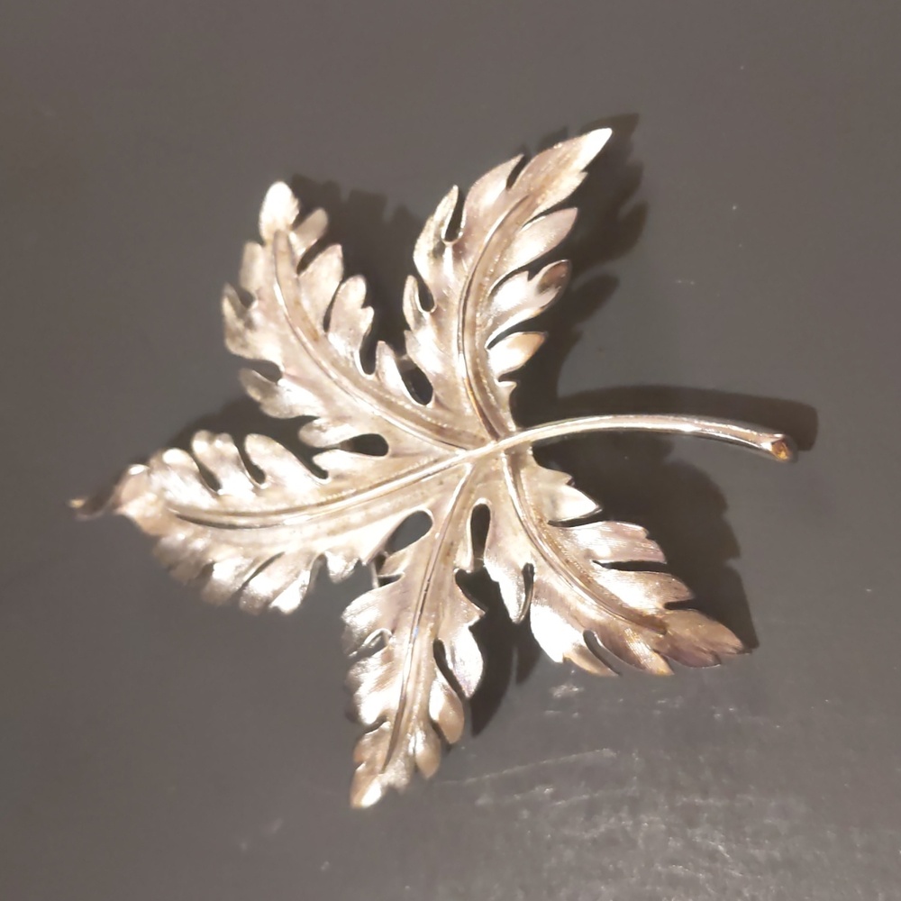 Vintage Trifari Leaf Silver Tone Brooch Pin